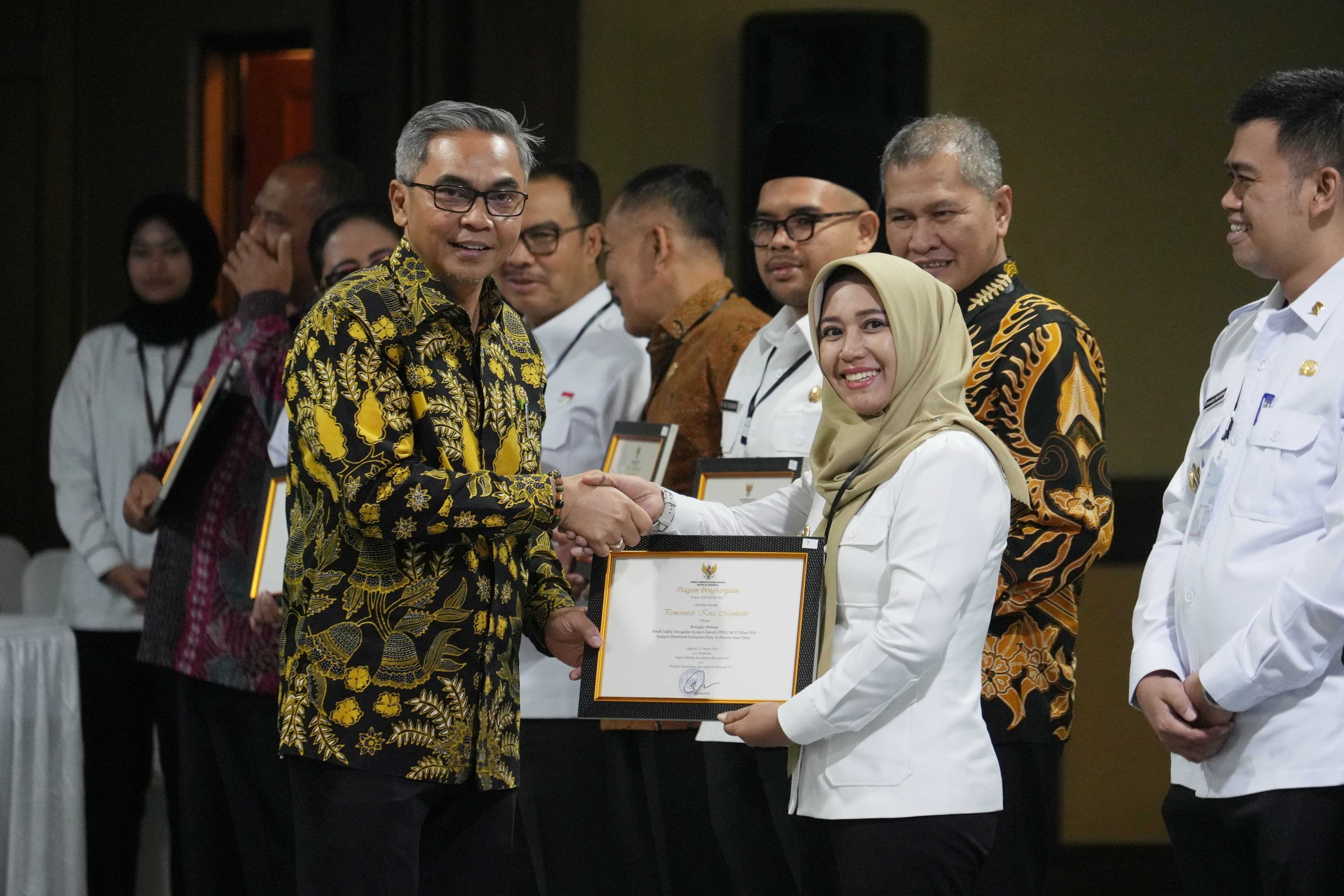 gambar utama