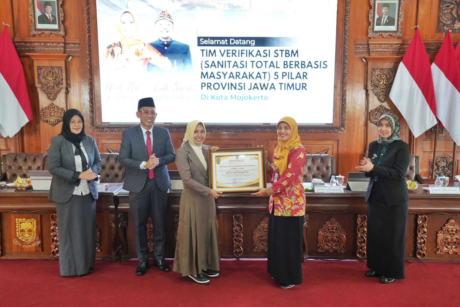 gambar utama