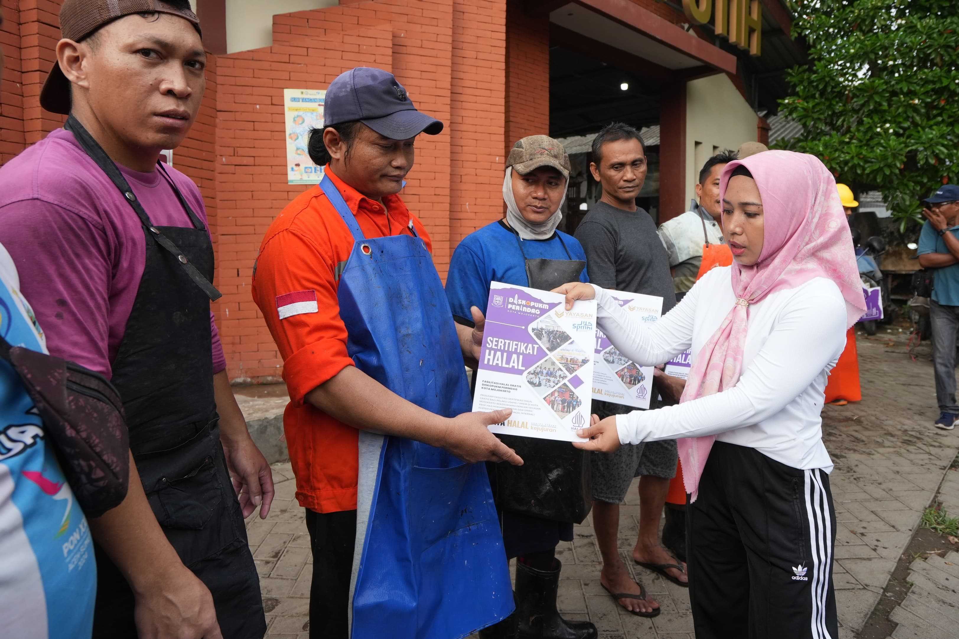 gambar utama