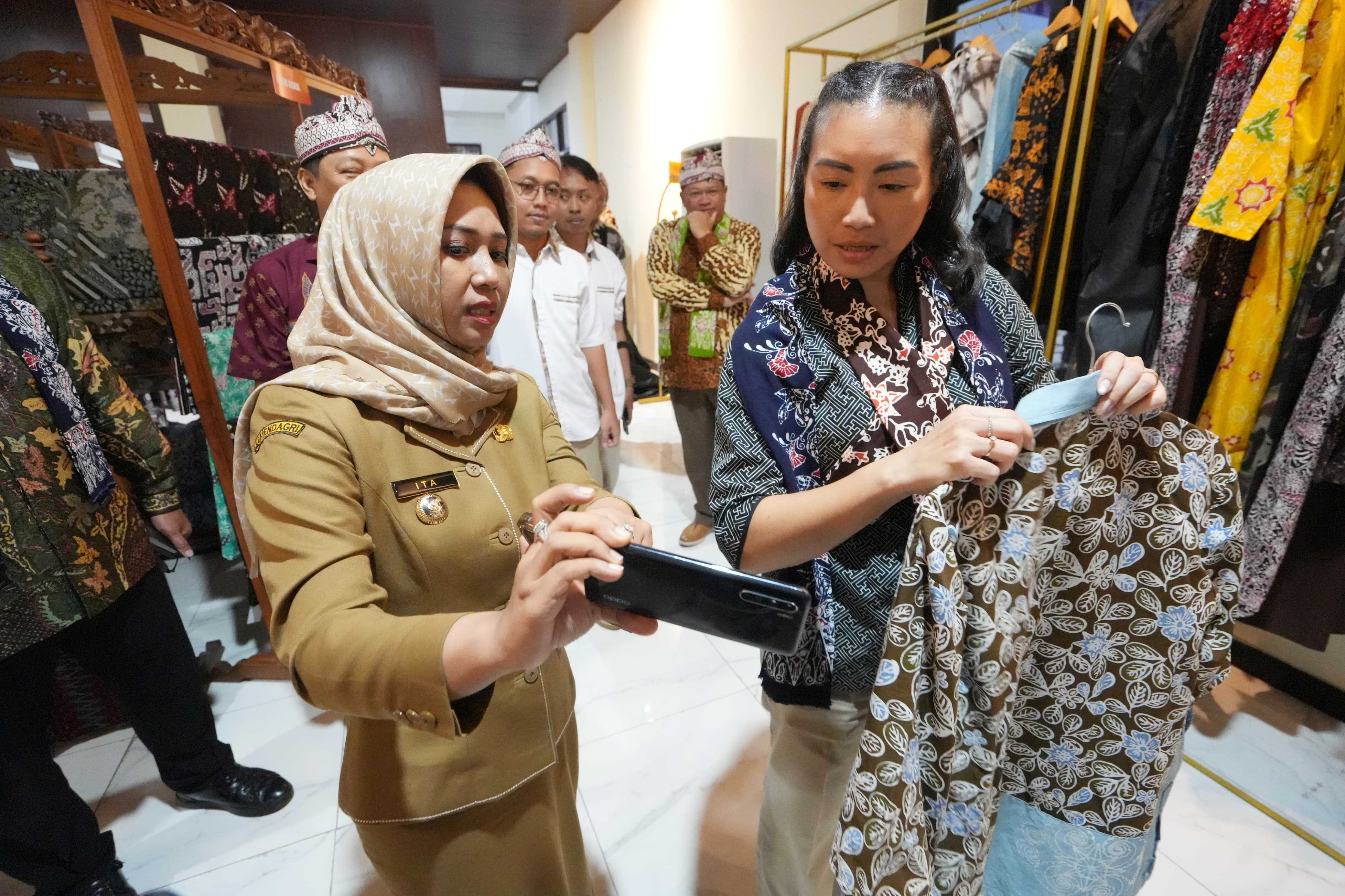 gambar utama