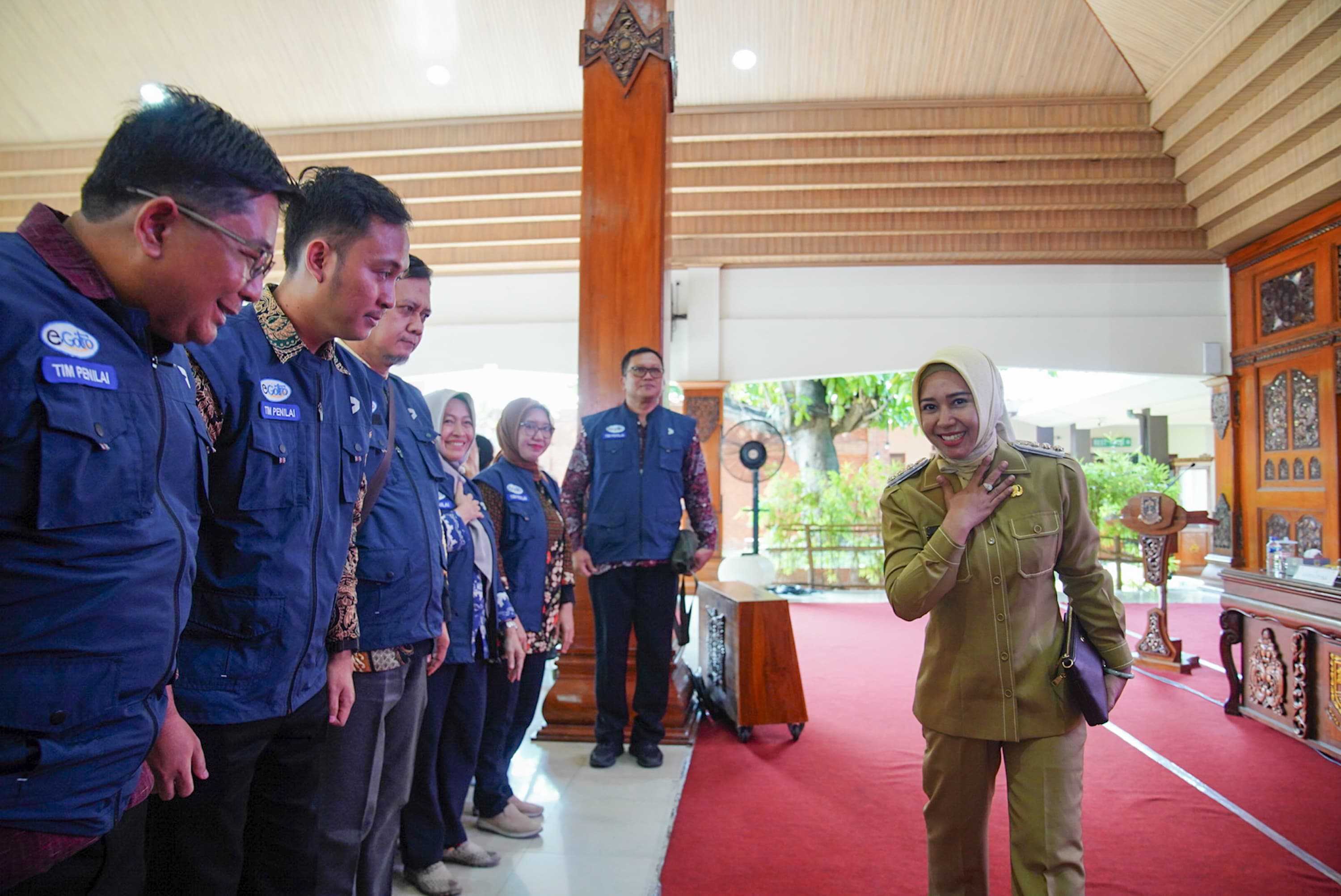 gambar utama