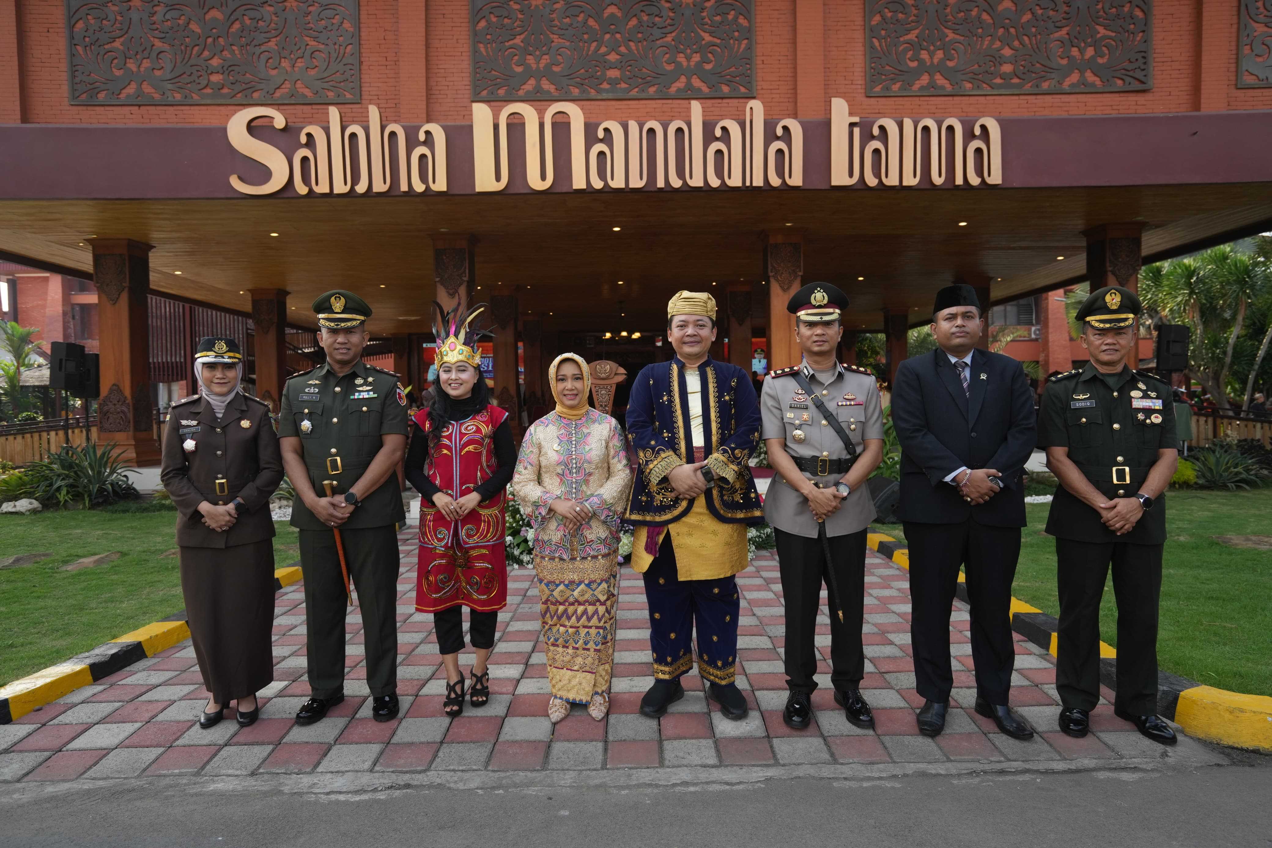 gambar utama