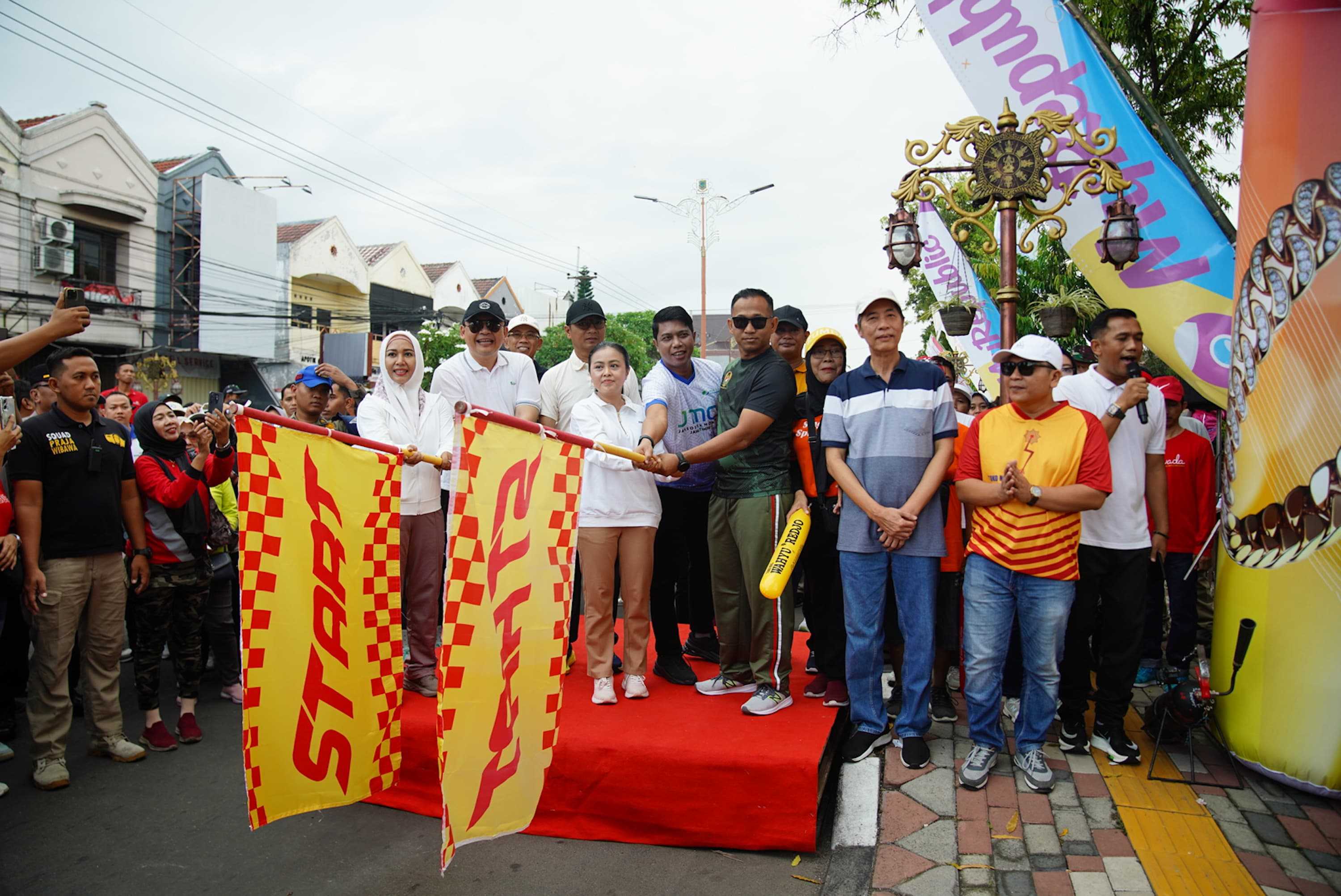 gambar utama