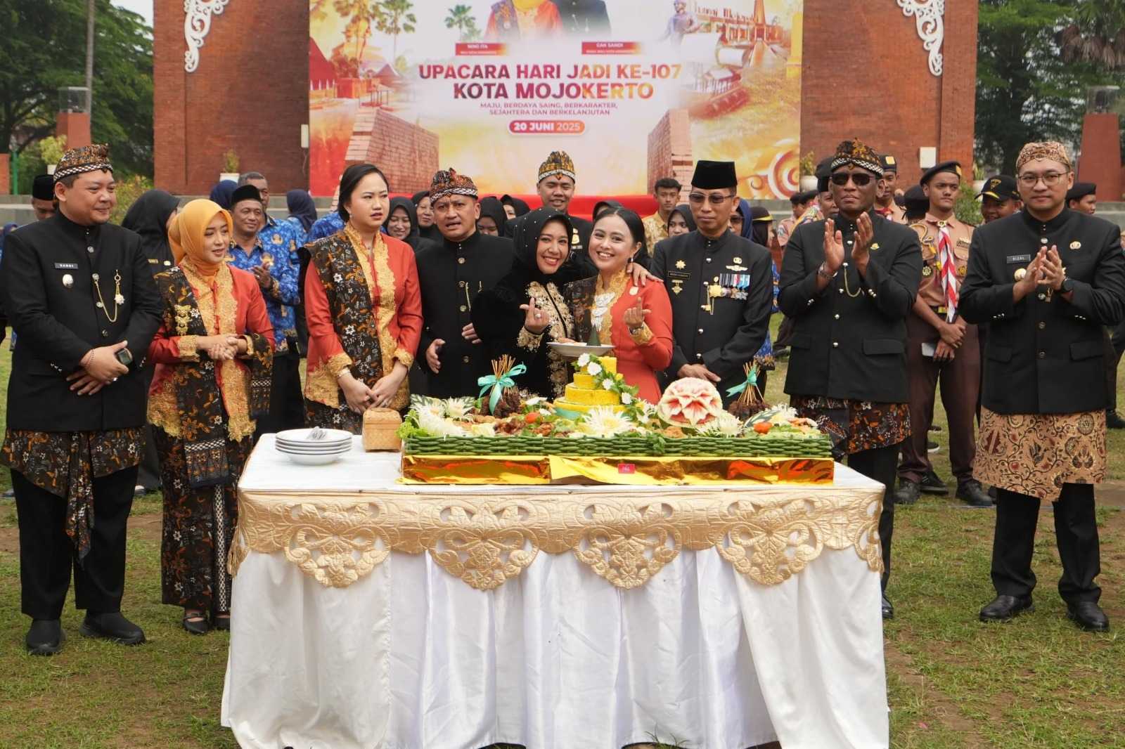gambar utama