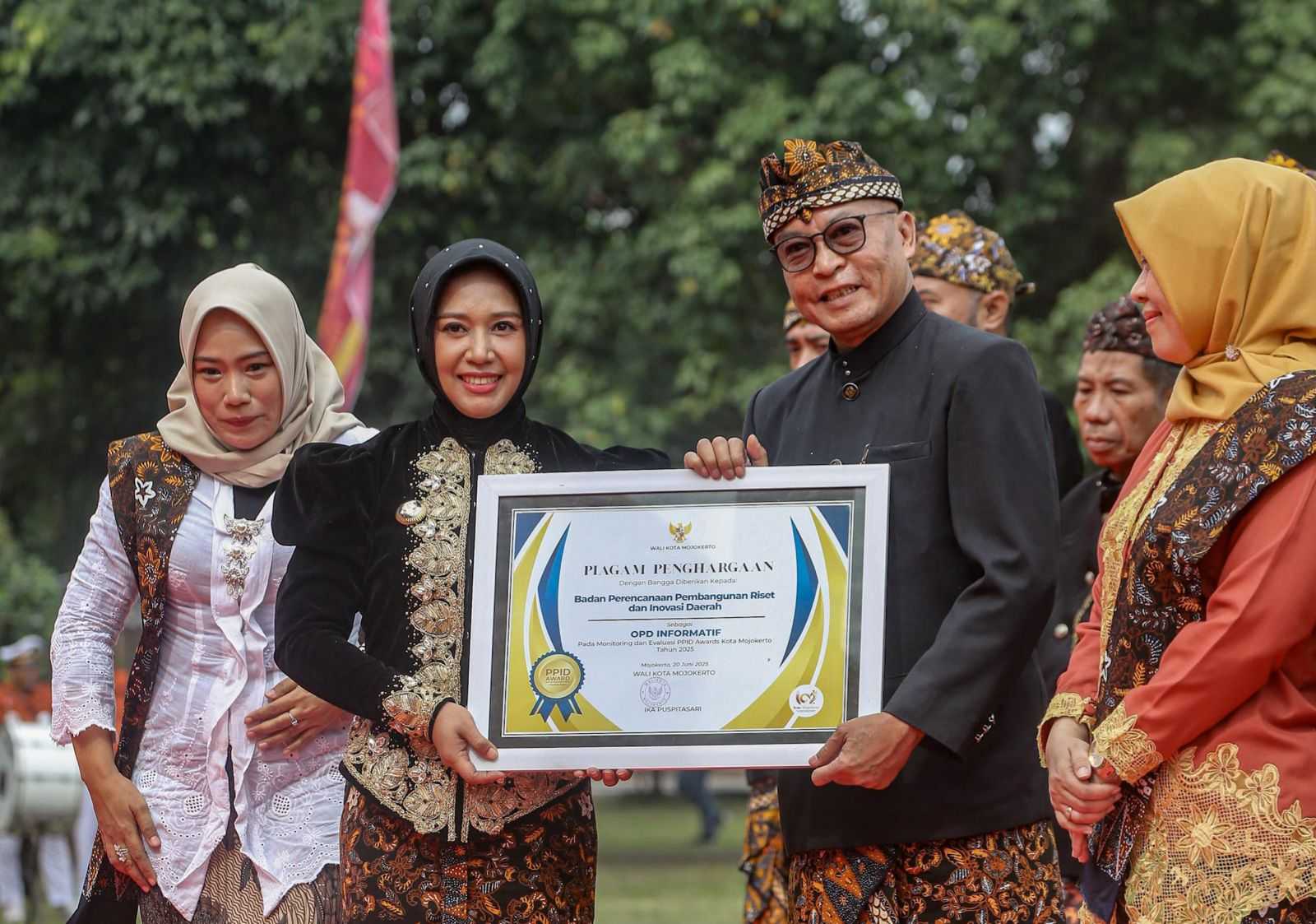 gambar utama