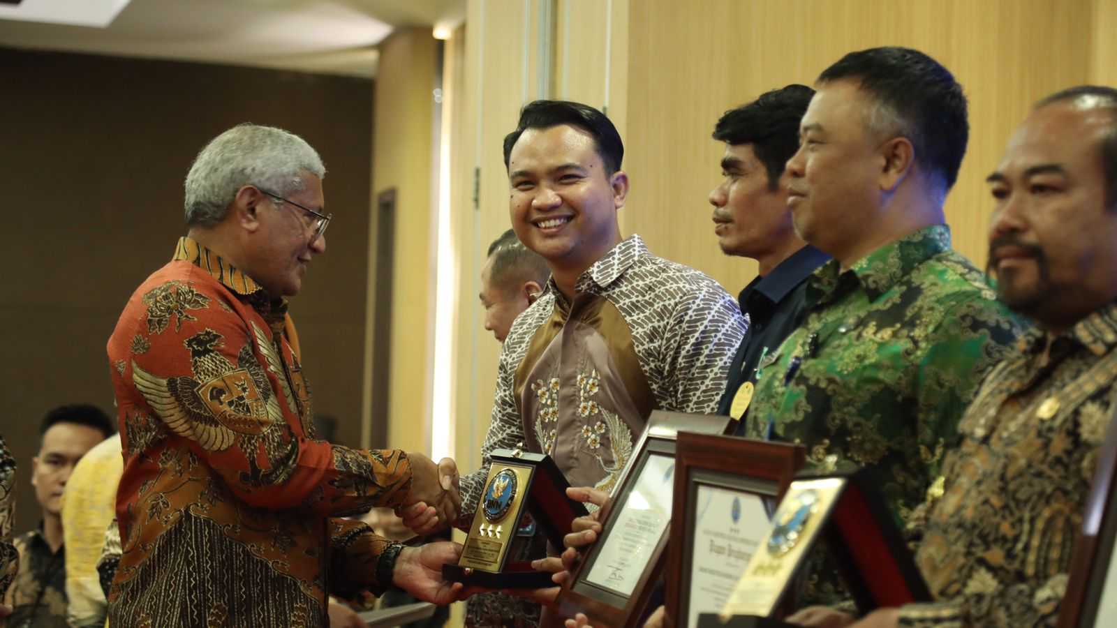 gambar utama