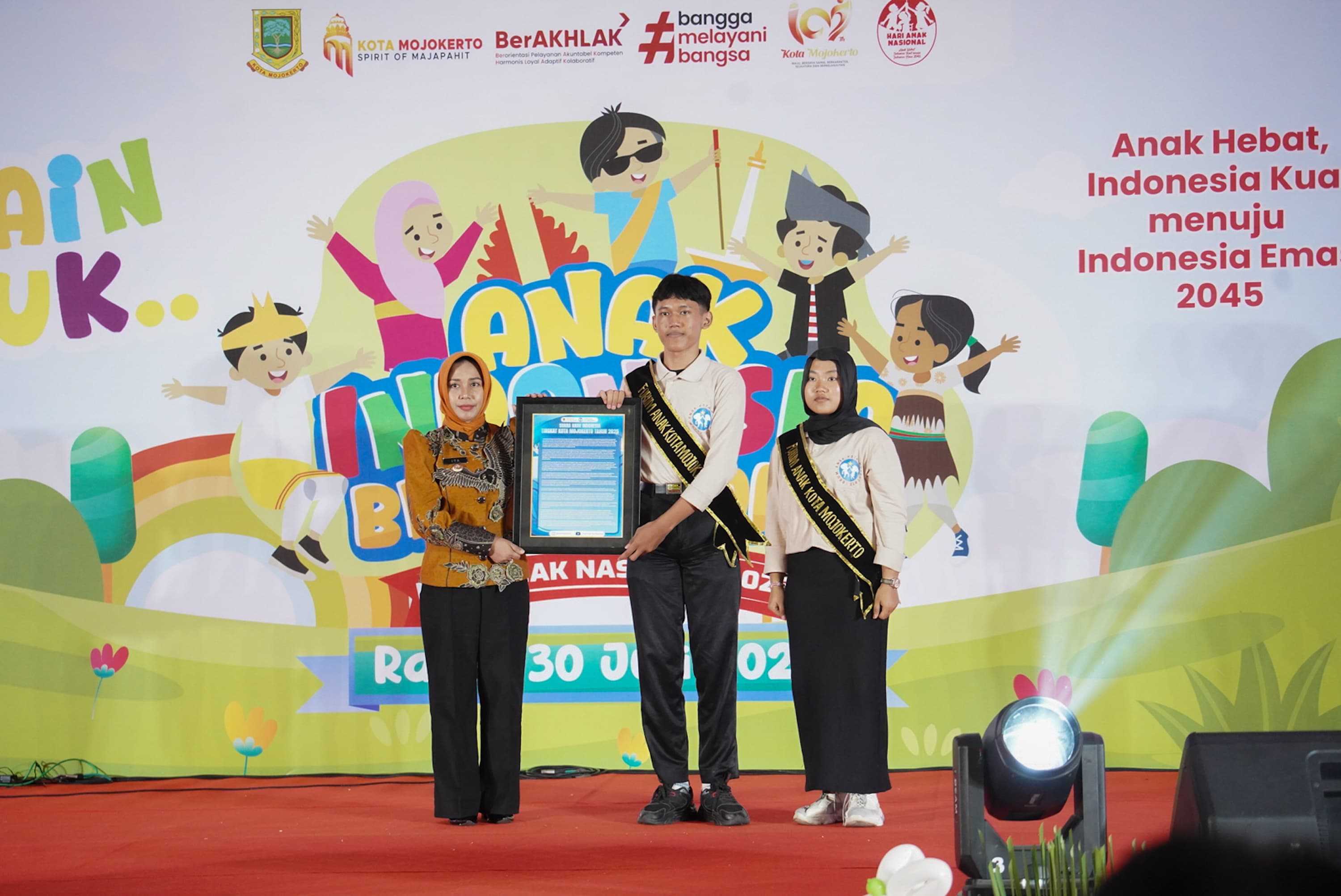 gambar utama