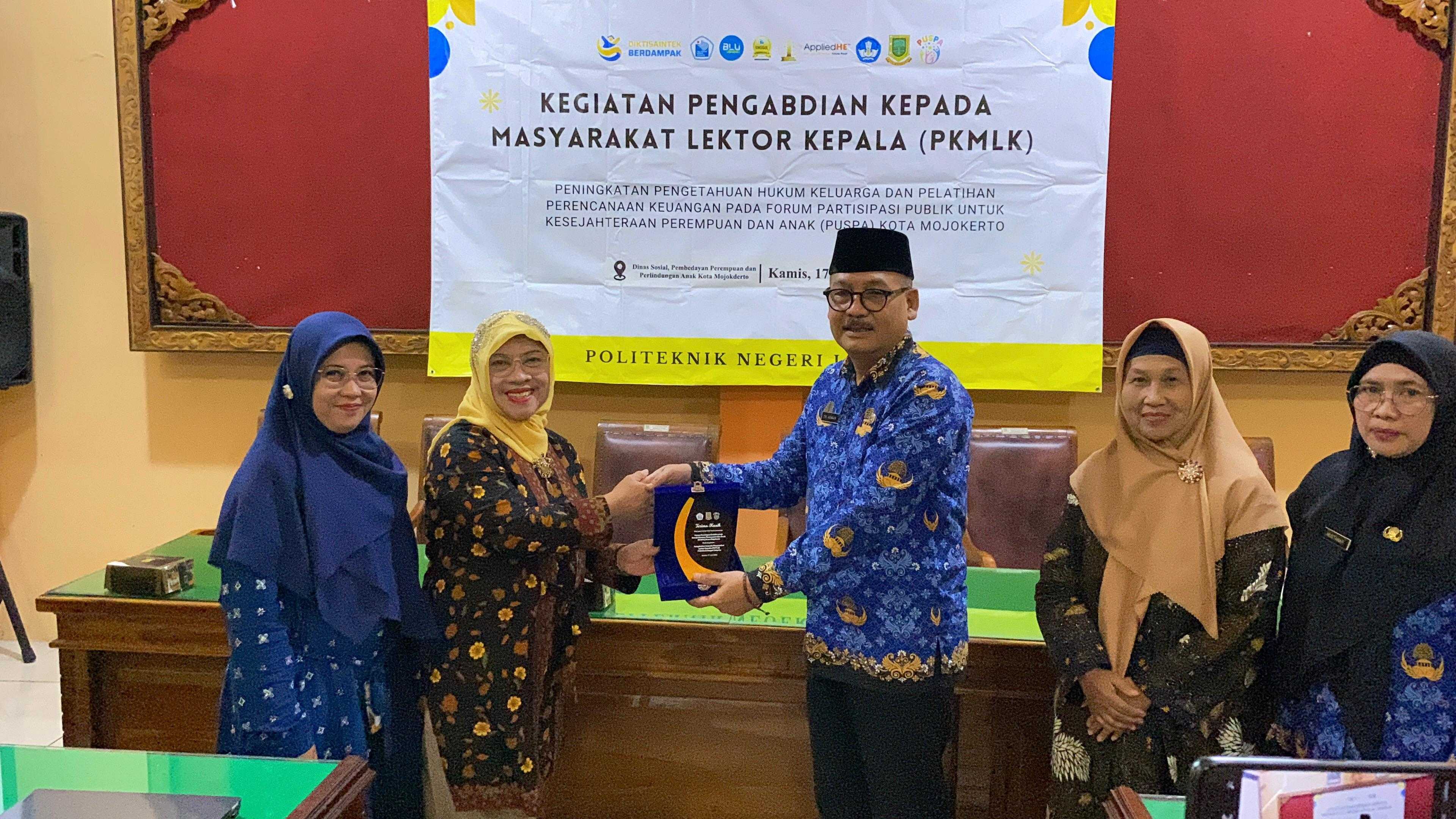 gambar utama
