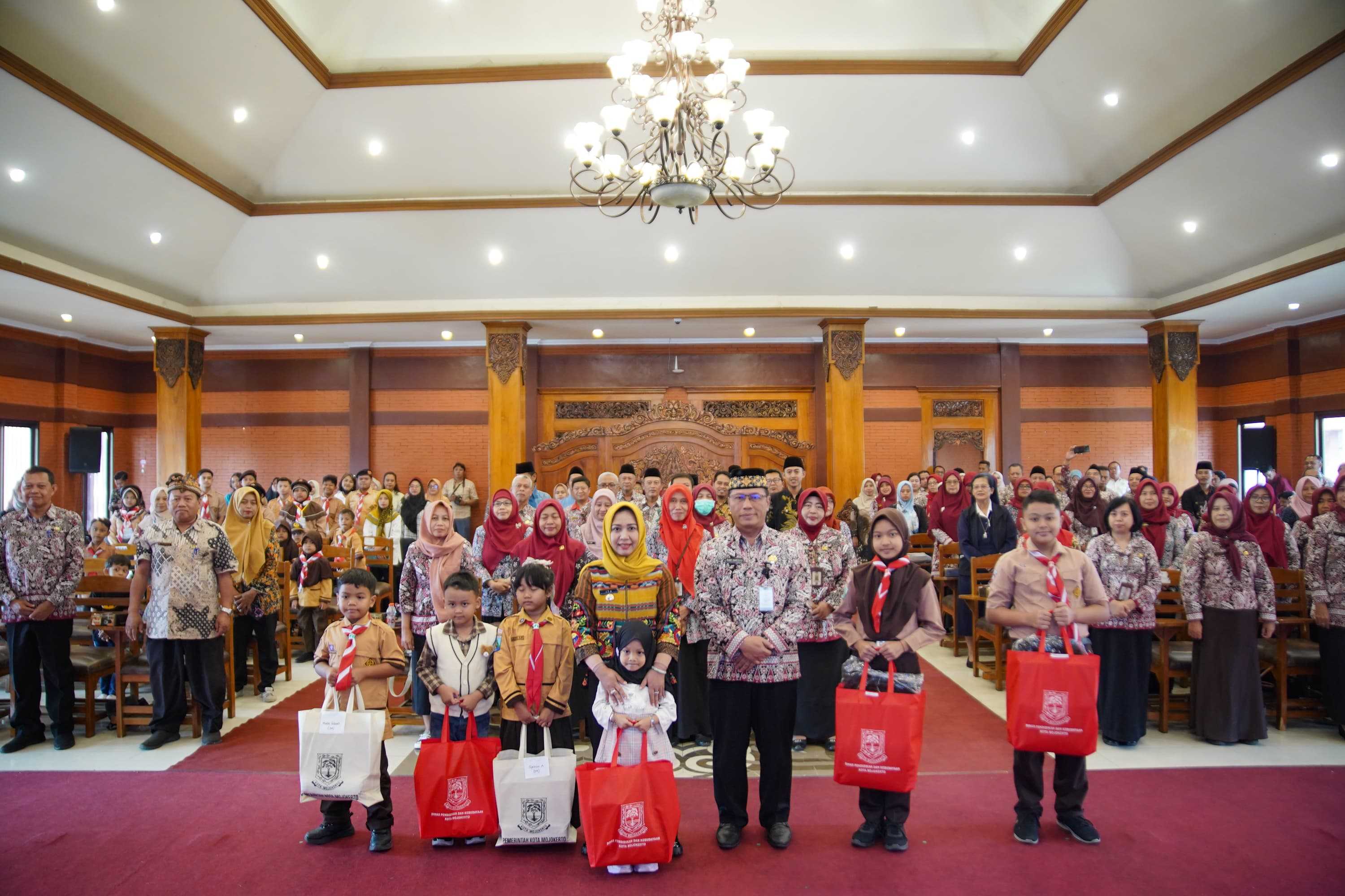 gambar utama