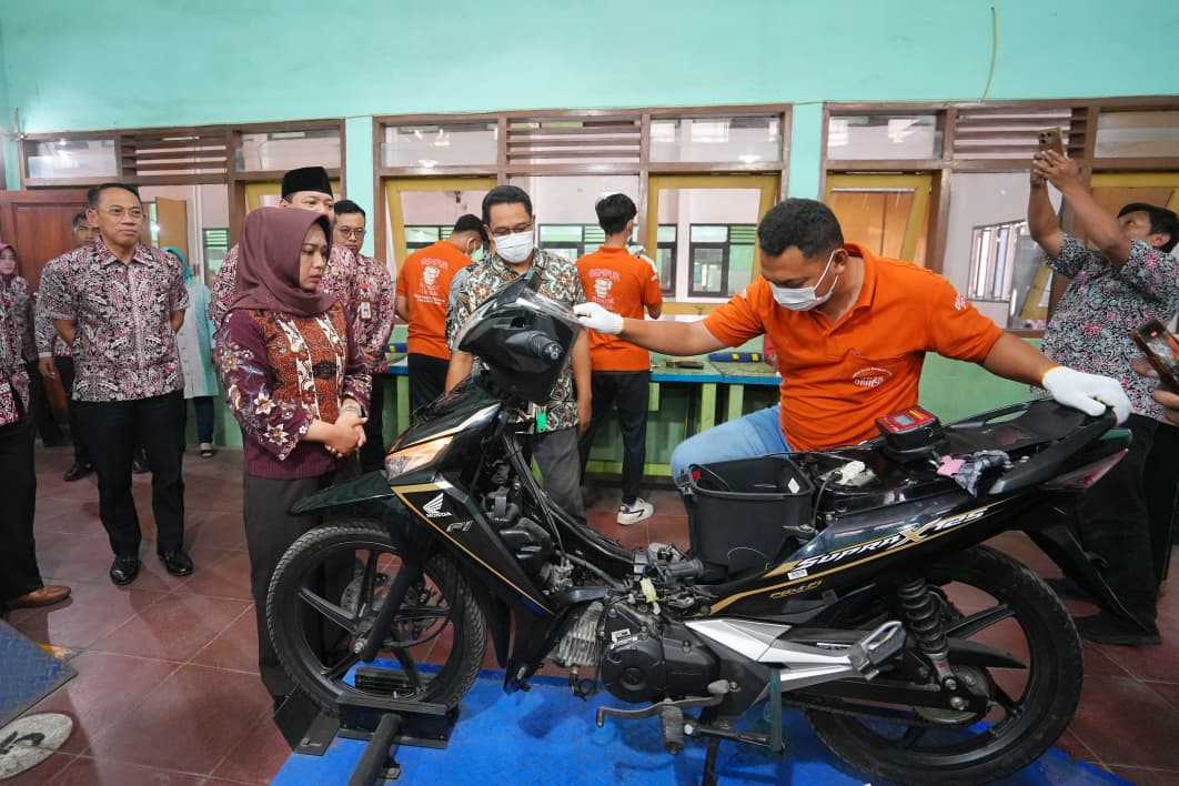 gambar utama