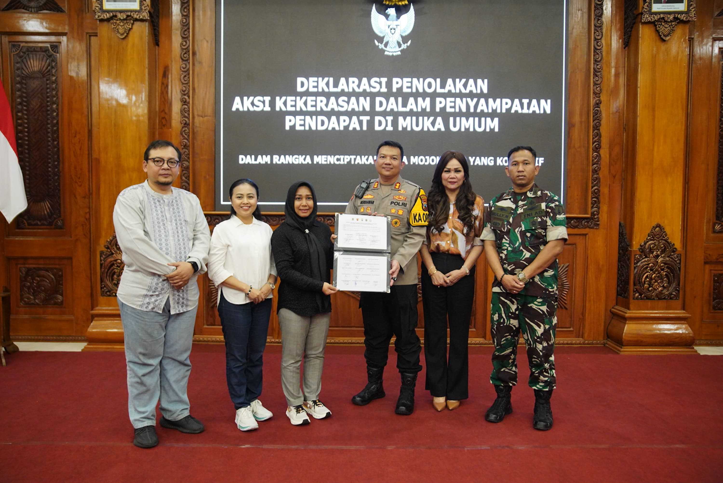 gambar utama
